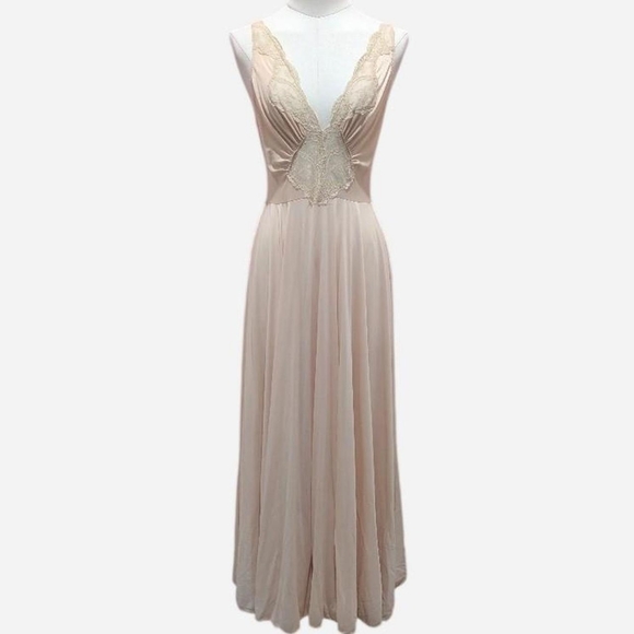 Olga Other - Vintage Olga Cream/Champagne Nightgown (fits a Small/Medium) ‼️Open to Offers